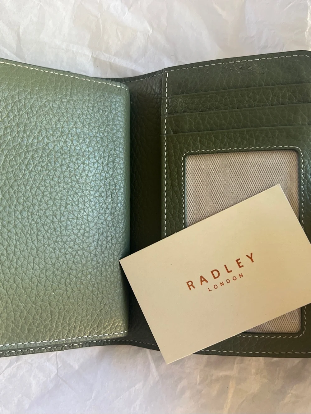 NEW: RADLEY LONDON Hillgate Medium wallet, green/olive Pebbled leather